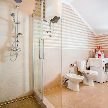 Luxury House Petrovic - Vranjina Skadar Βίλα Ποντγορίτσα