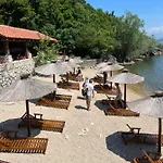 فيلة Luxury House Petrovic - Vranjina Skadar بودغوريتْسا
